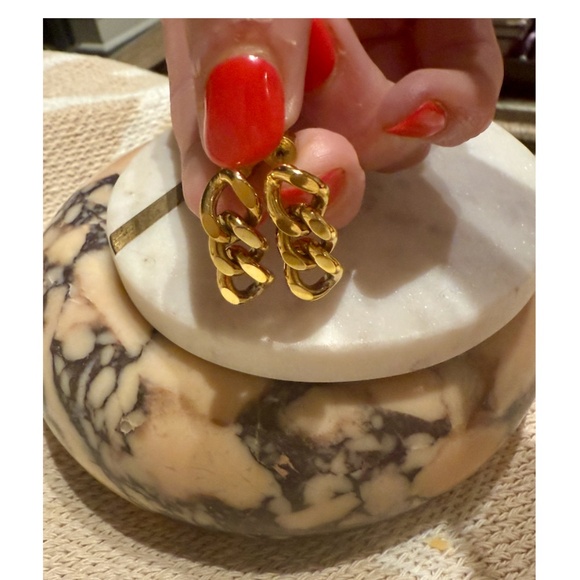 The Perfect Hoop - The Figaro Drop Hoop - 18K triple-layered gold over brass - Picture 5 of 12